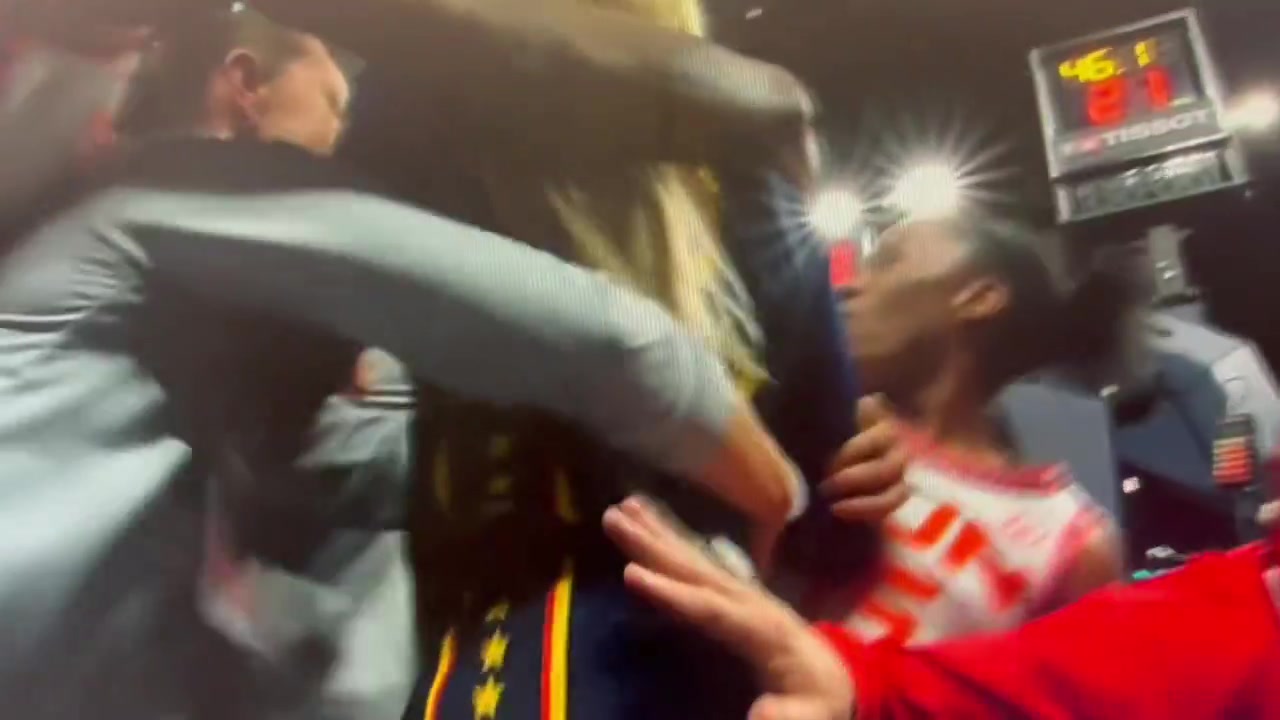 【视频/集锦】WNBA的妹子们打起架来，也是非常凶狠！各种揪头发！