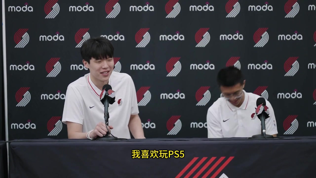 [体育头条]除了篮球外你还喜欢什么？杨瀚森用英语答：吃饭睡觉打游戏