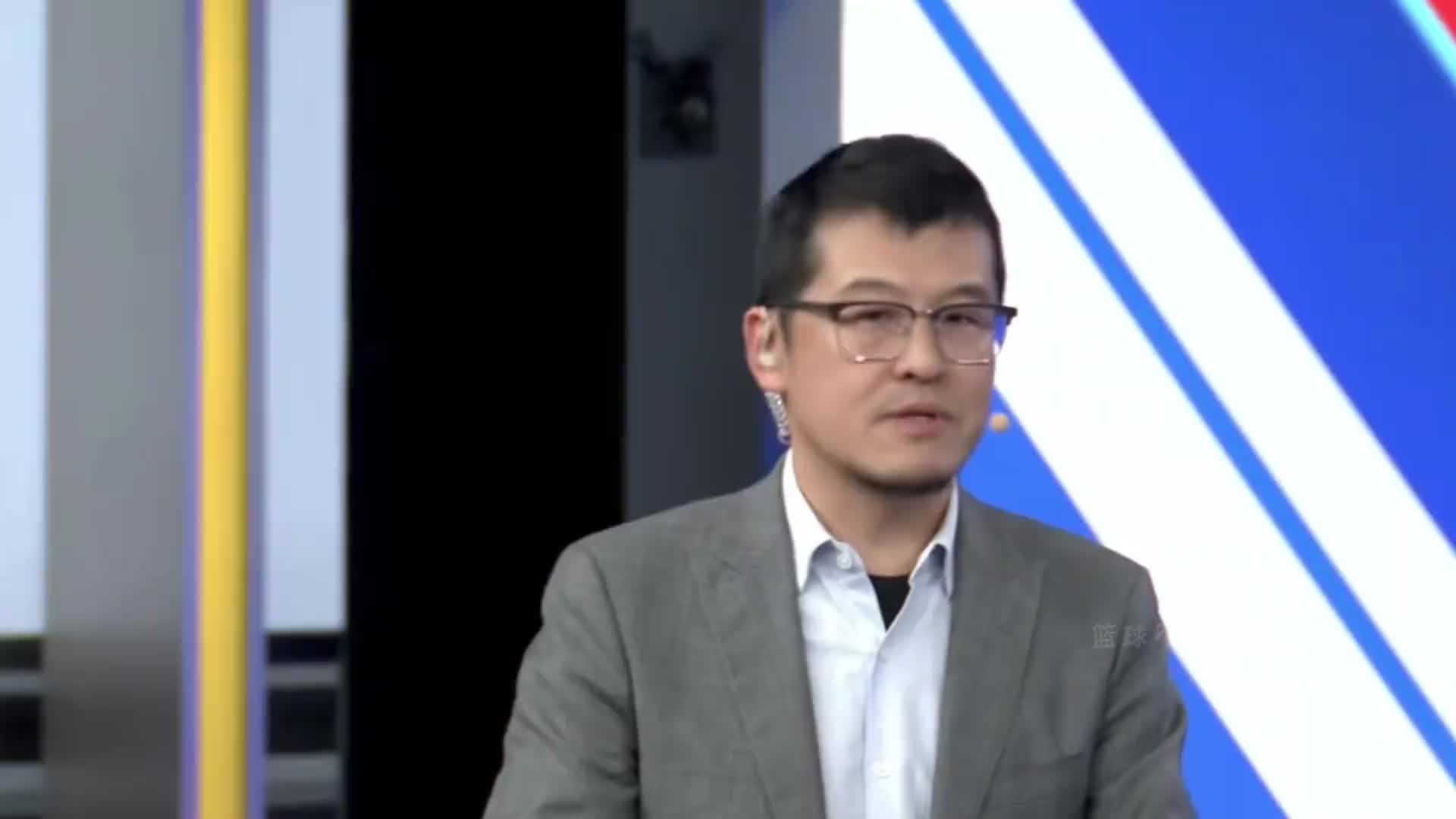 被裁经字母同意了吗？杨毅此前：谁让利拉德来的？是字母哥首肯的