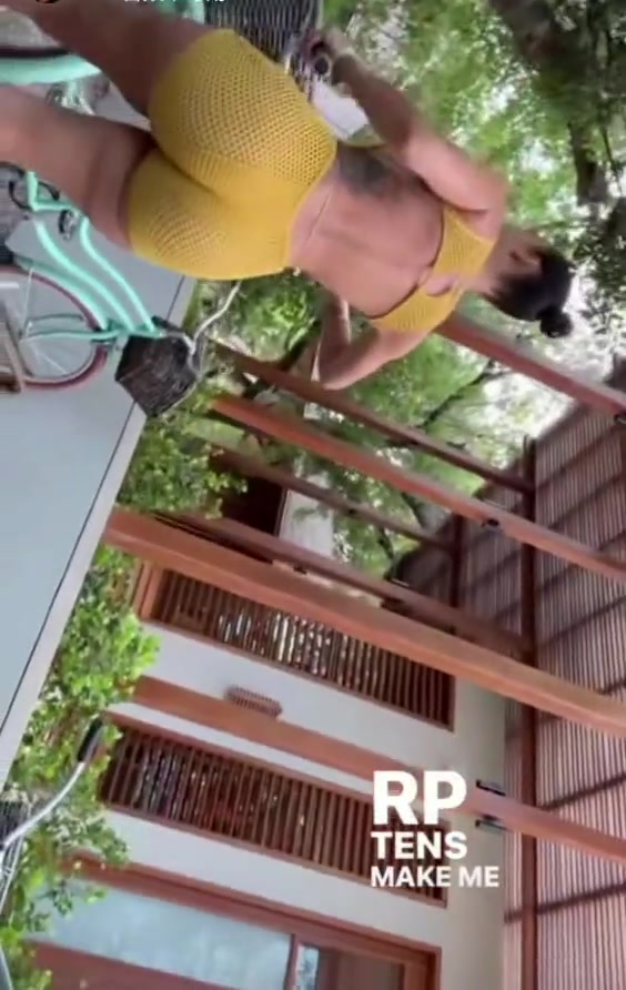 [体育头条]杰伦格林带着大他23岁的老baby，这样看确实风