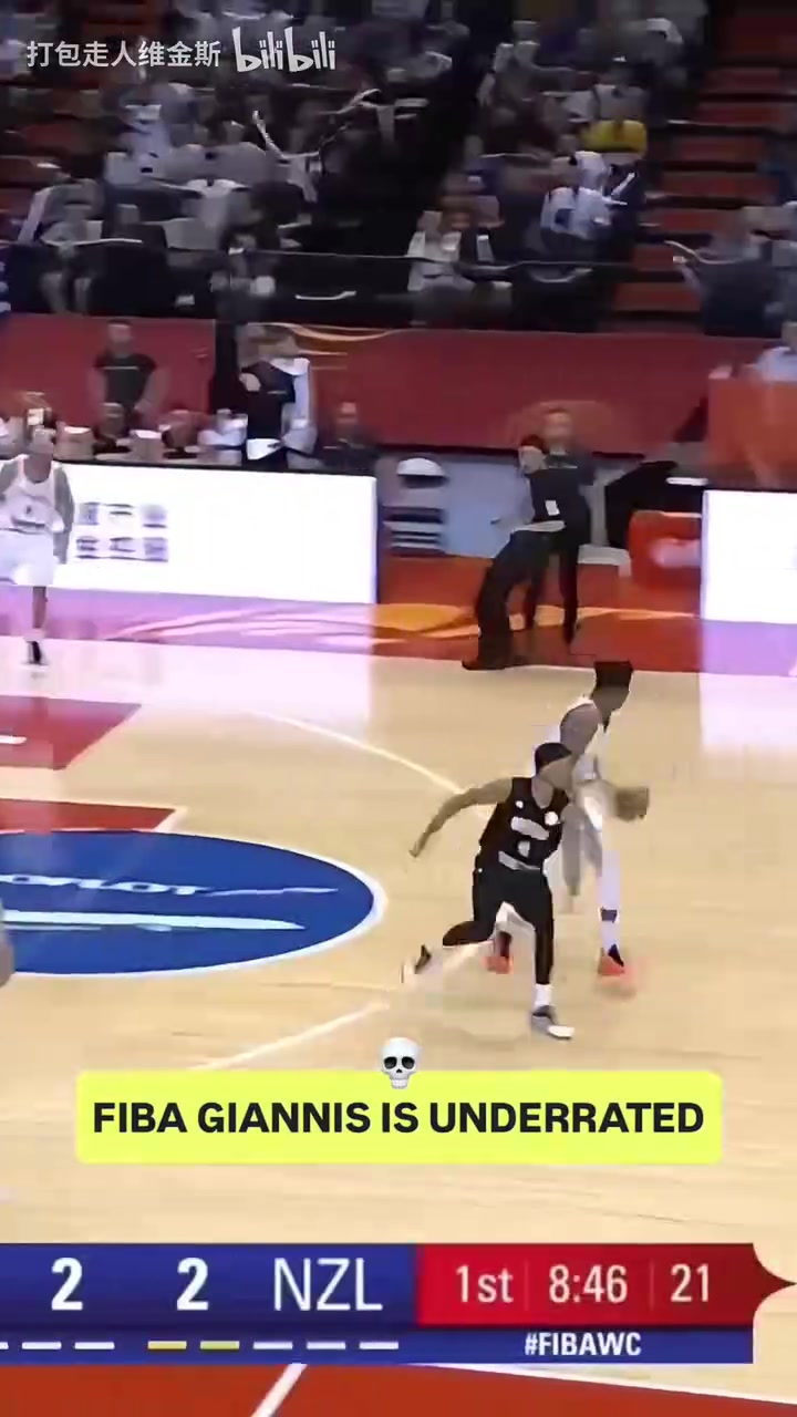【今日视频】有点过于恐怖了！FIBA赛场的字母哥依然是乱杀啊！