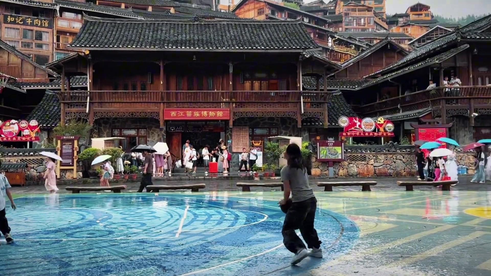 【体育头条】当我在苗寨发现了一个绝美篮球场~