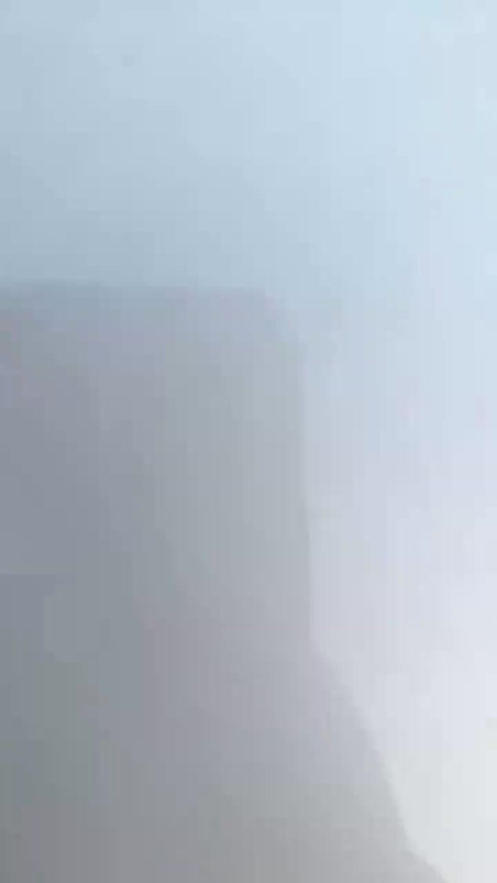 闺蜜这一下摔的，差点把的宝马压扁了...