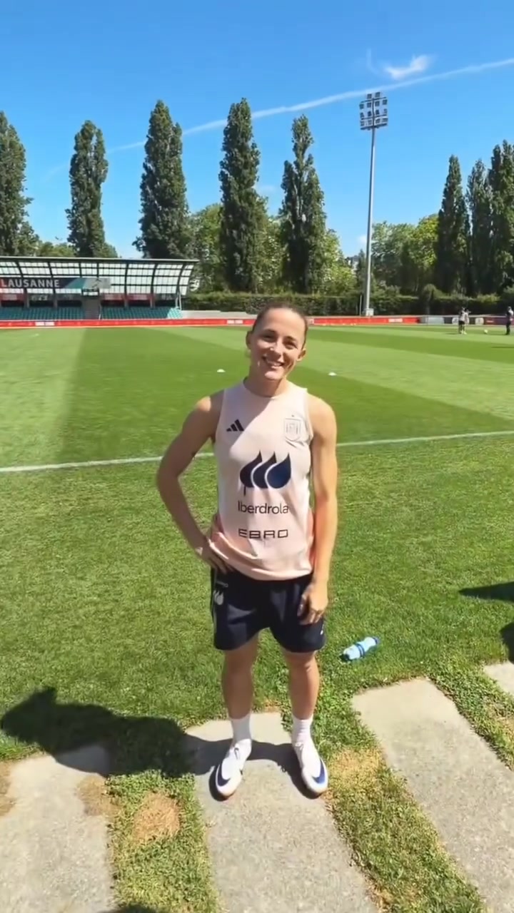 都是大美女啊！西班牙女足年轻时候和现在的对比！全员狠人！