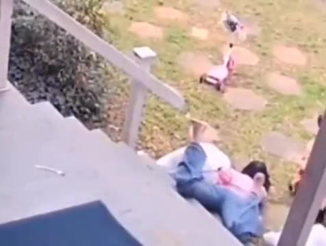 倒反天罡！她这个摸头杀我看了立马没绷住！！