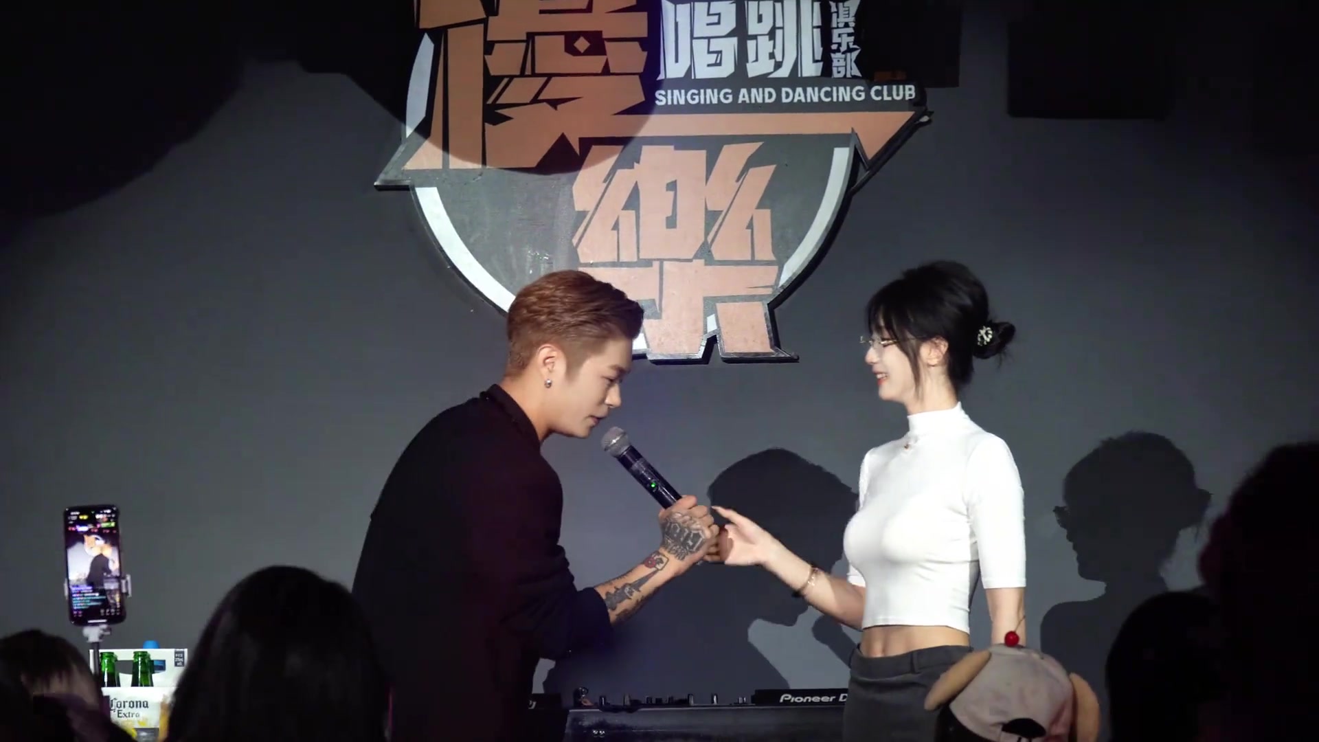 以为她是个高手，结果上来就这