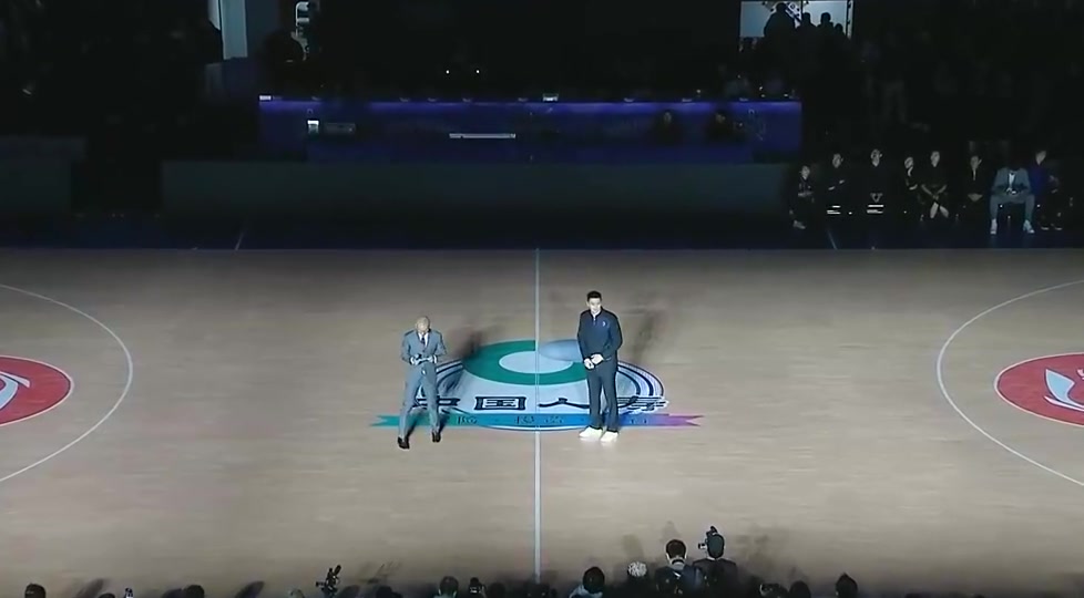 [体育头条]姚明调侃孙悦：你有NBA和CBA的冠军戒指！而我只有一个