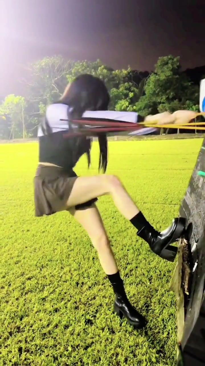 太烦了！小姐姐：射箭容易，拔箭难啊！！