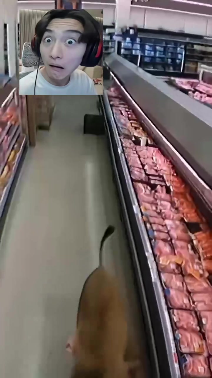 店员：吃吧吃吧，吃饱了就不用吃我了
