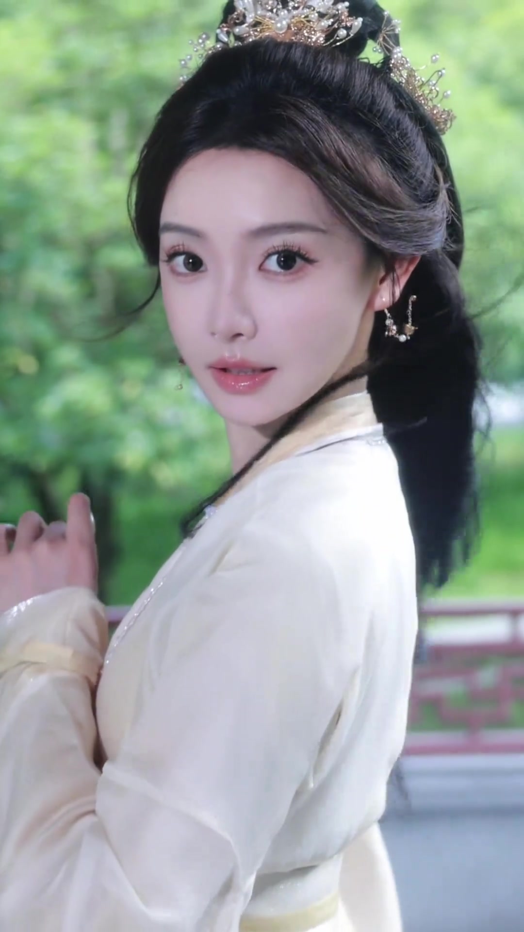 【球迷看点】仙女来了!美女主播金佳悦参演仙侠剧晒剧照:各位道