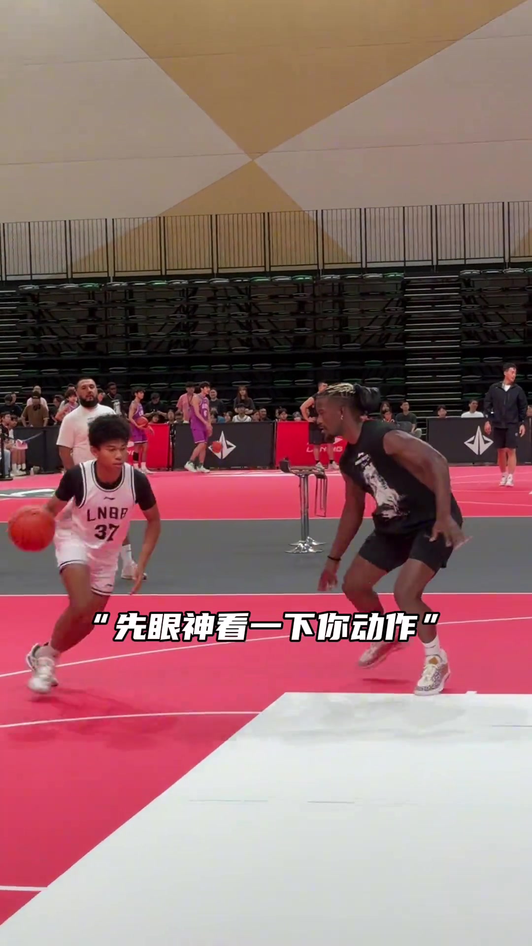 NBA级别的防守有多窒息？巴特勒中国行1v1给粉丝持续送火锅