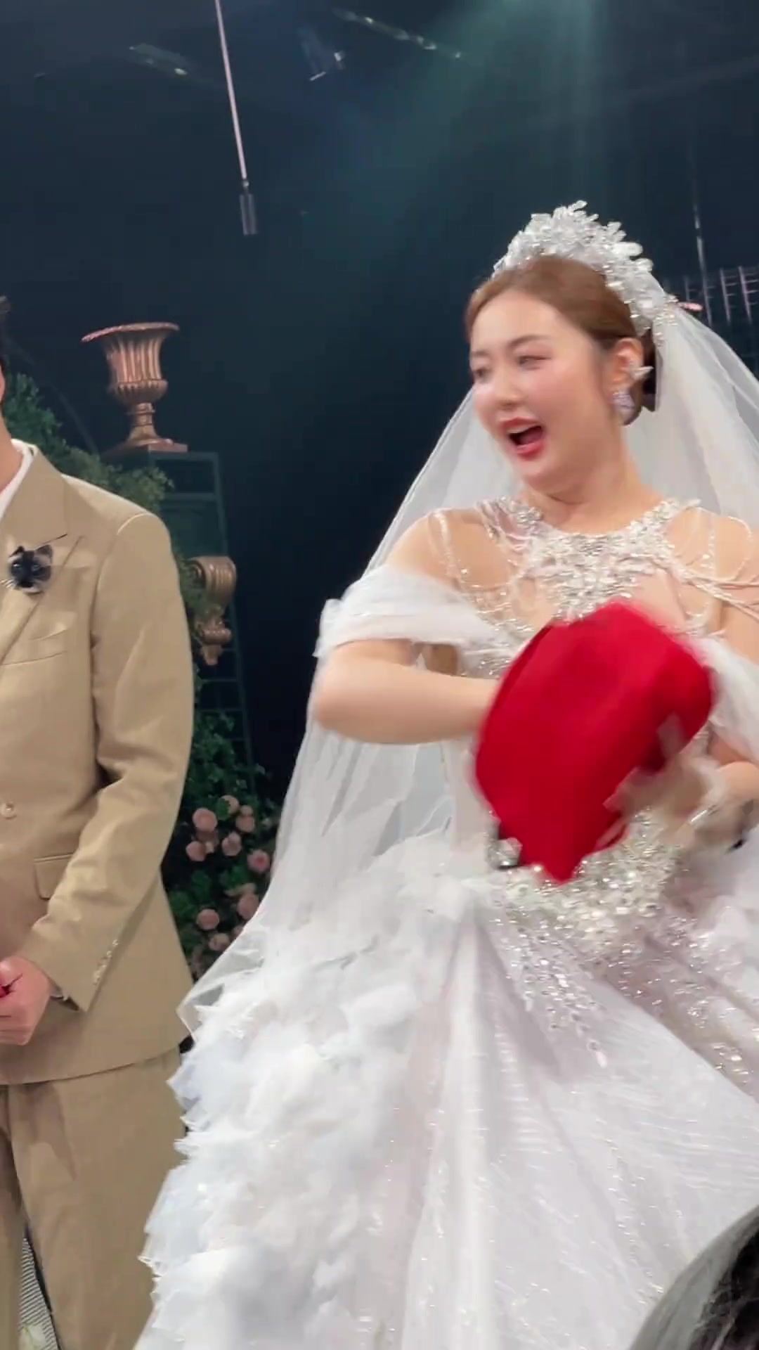什么水平??曼联女球迷结婚，婚礼播放曼联队歌