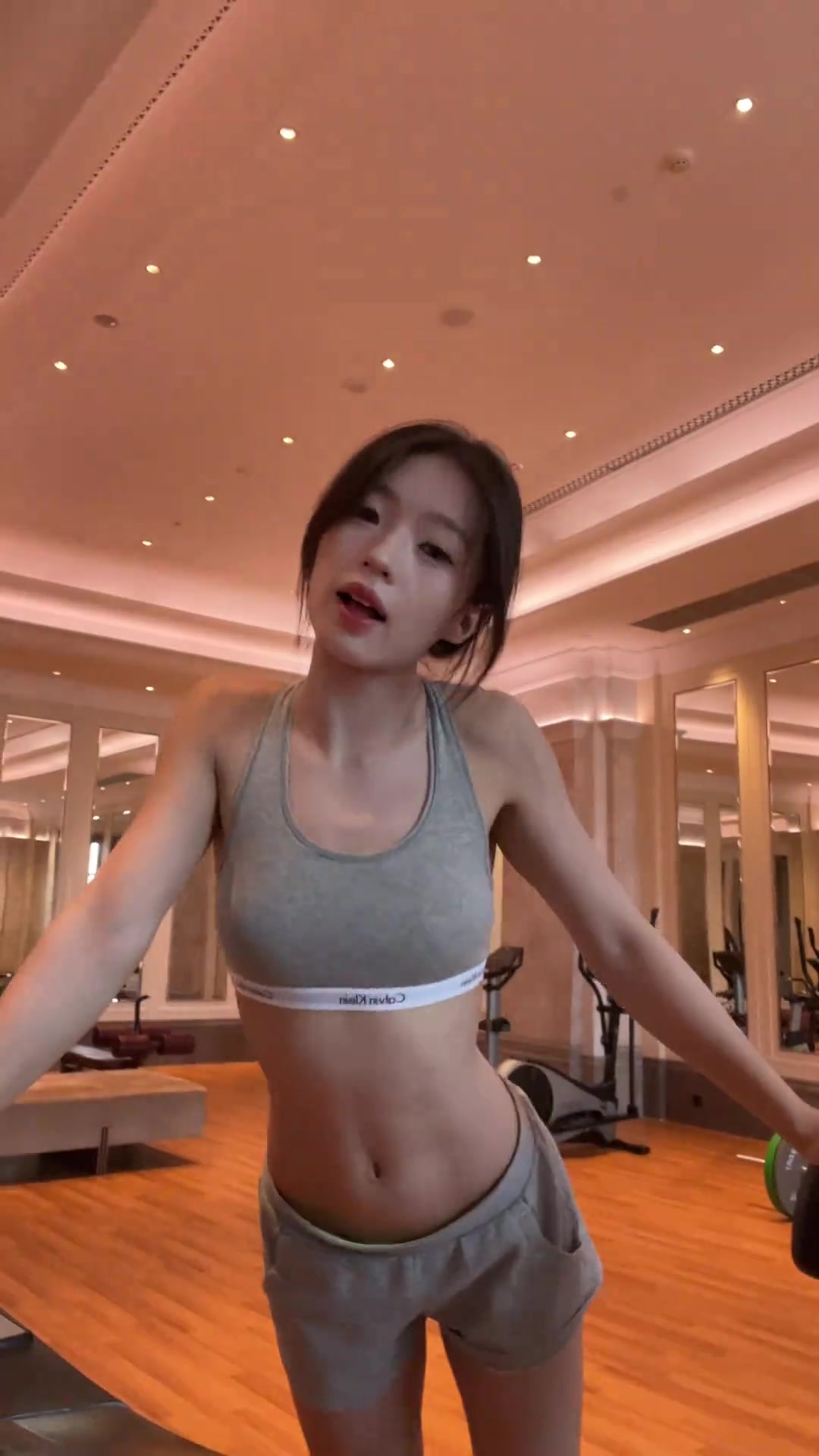 [集锦]没想到打球的妹子私下还有两幅面孔