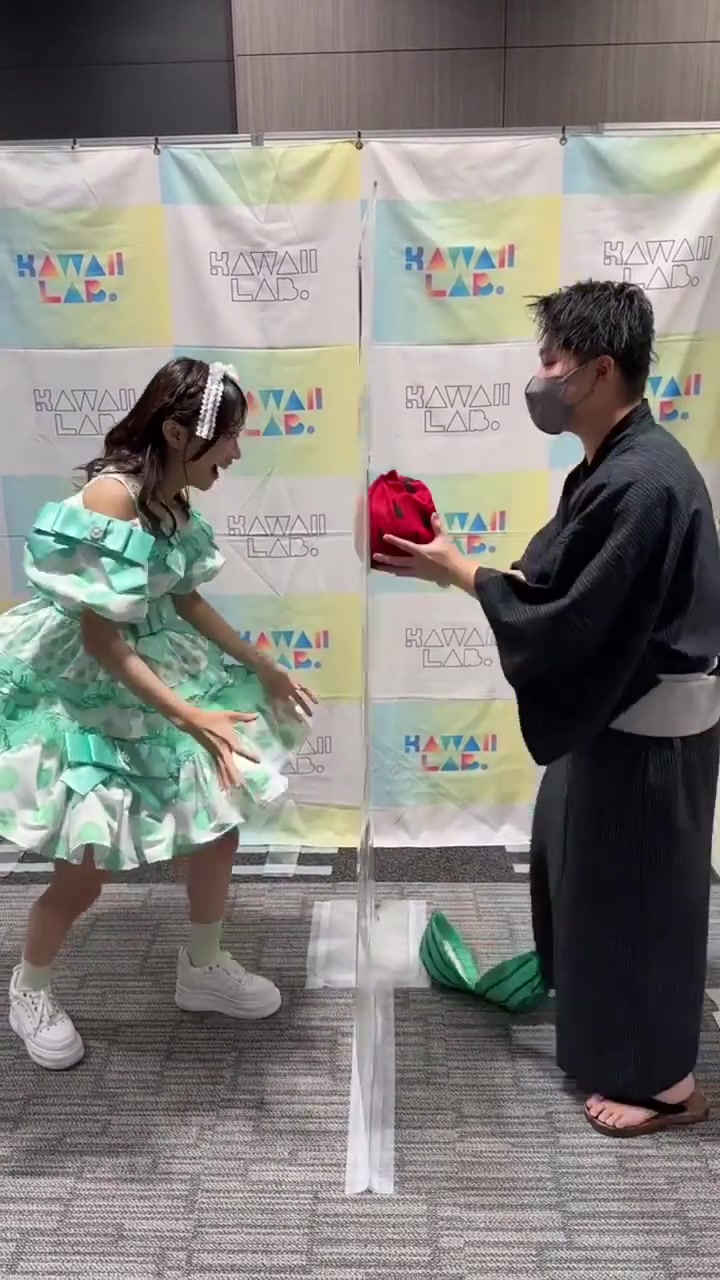 日本偶像与粉丝举办摄影会