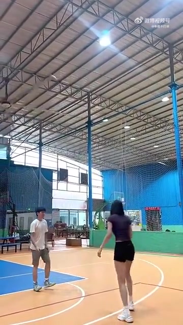 撩头发那一下，真的很有赤木晴子的感觉