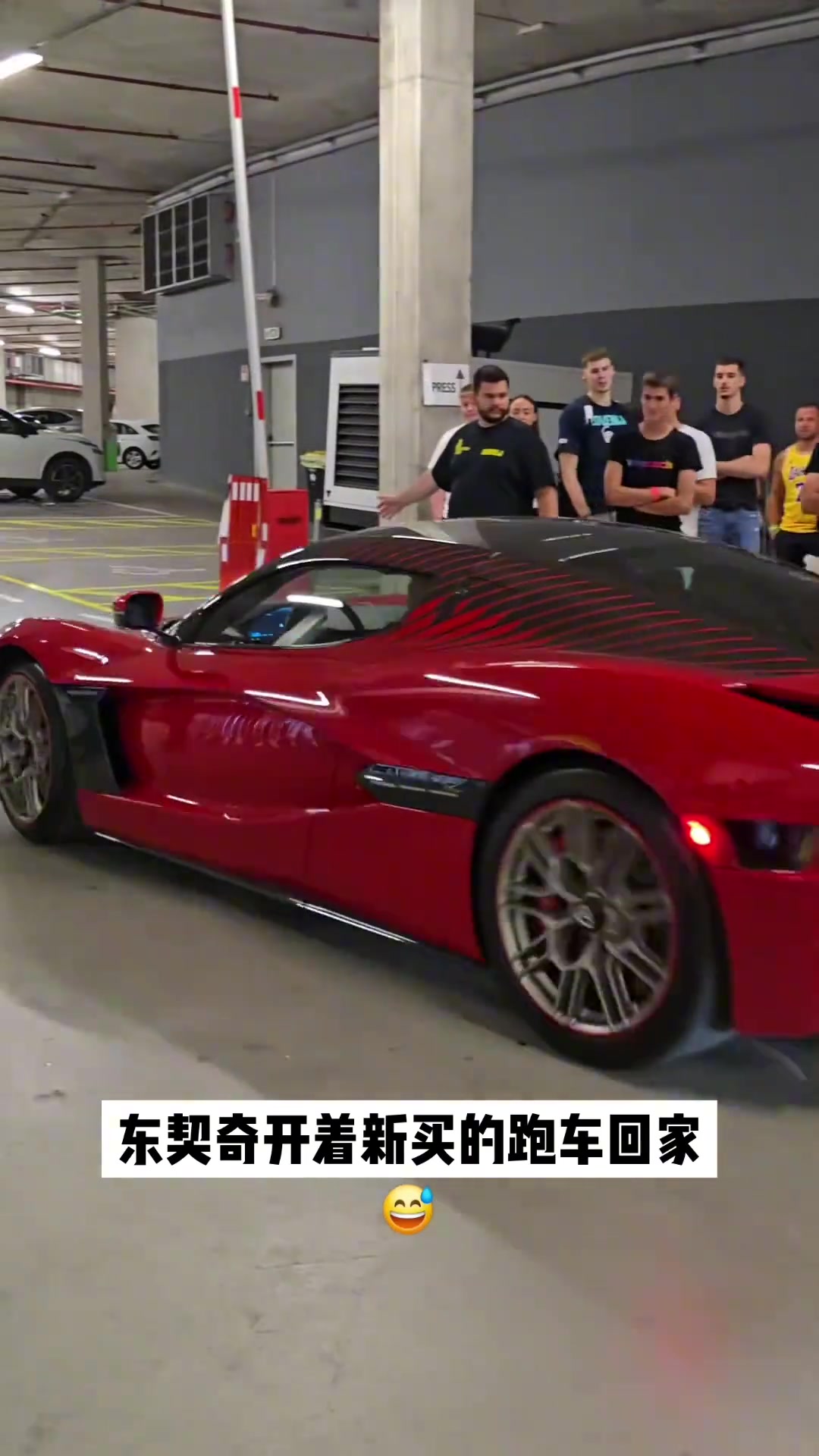 东契奇的这辆Rimac超跑号称加速最快，拥有1900匹马力