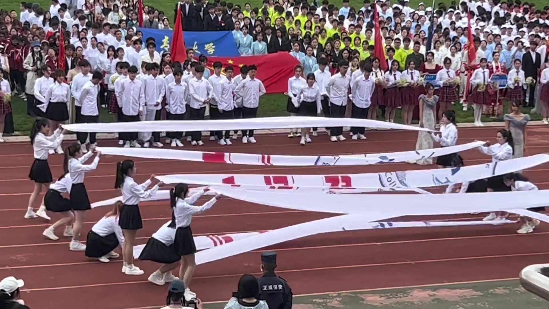 玩出花来！欣赏一下大学纺织学院的绝活