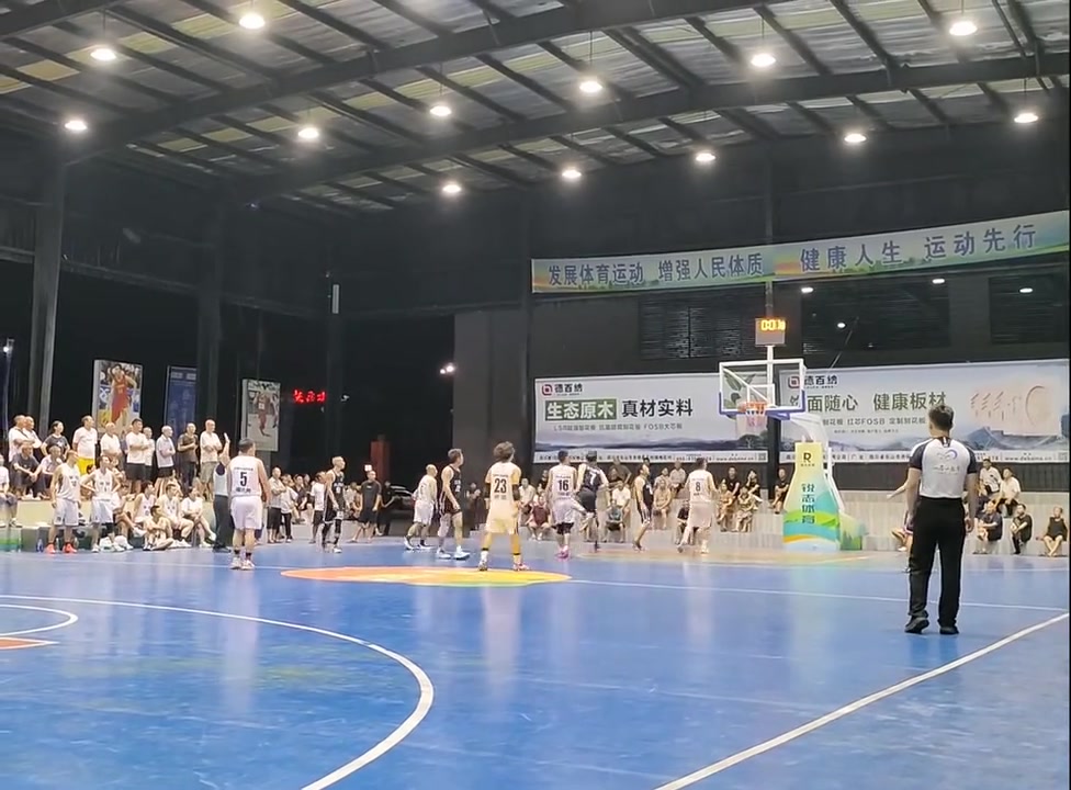 【体育头条】这是我见过最牛逼的压哨绝杀！