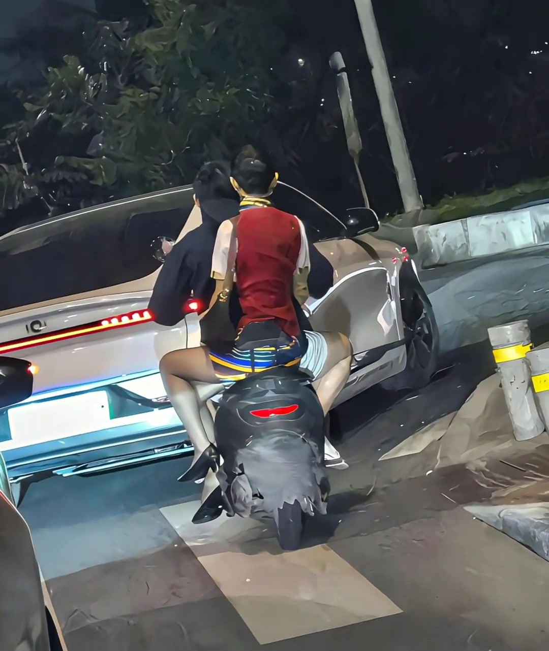 空姐也坐小电驴吗