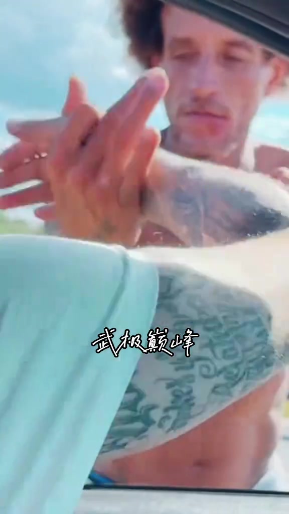 【推荐】前骑士球员德隆蒂韦斯特～很难想像这是曾经在NBA飞天