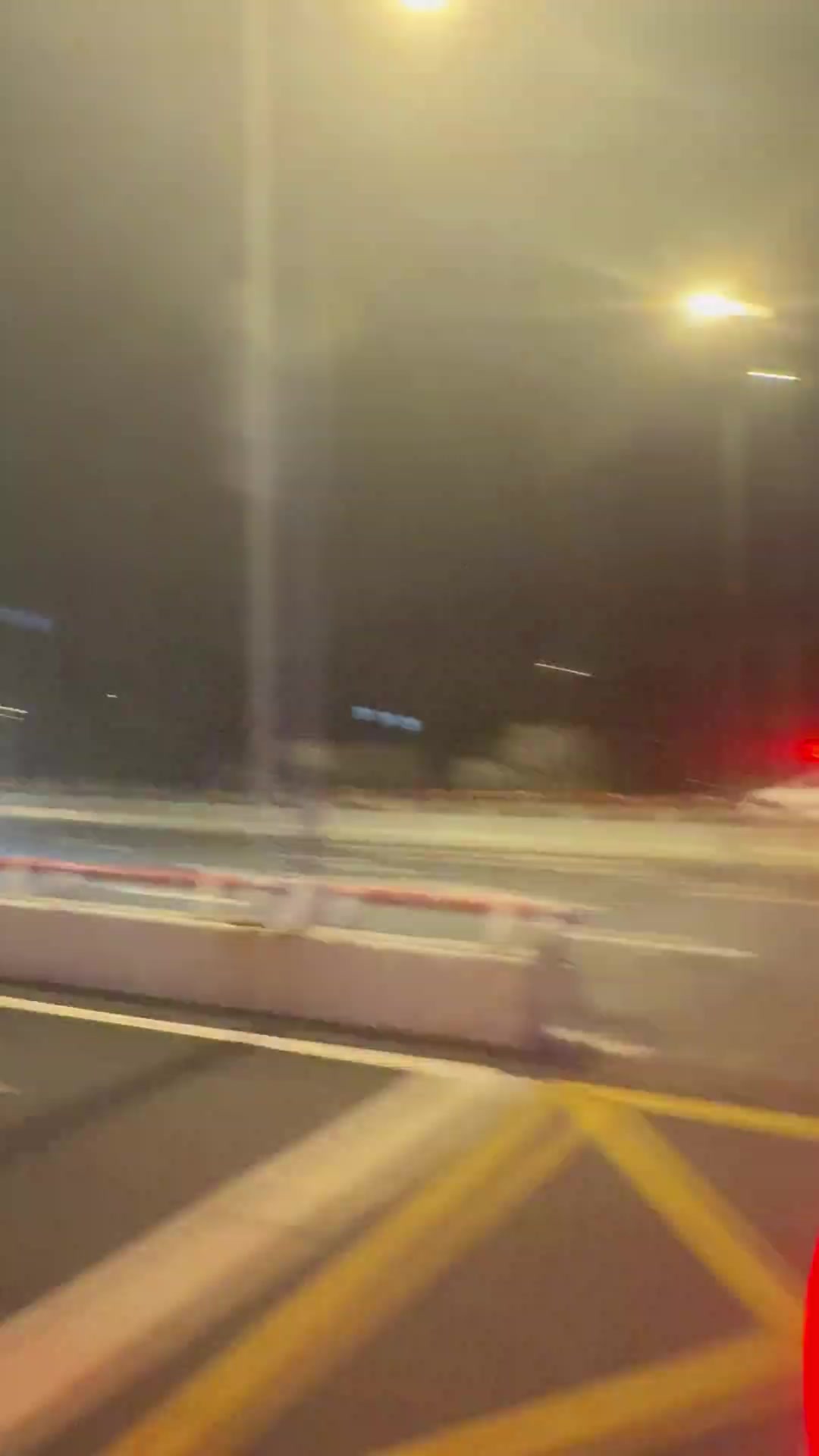 我寻思酒吧开我家楼下，这顿爆闪