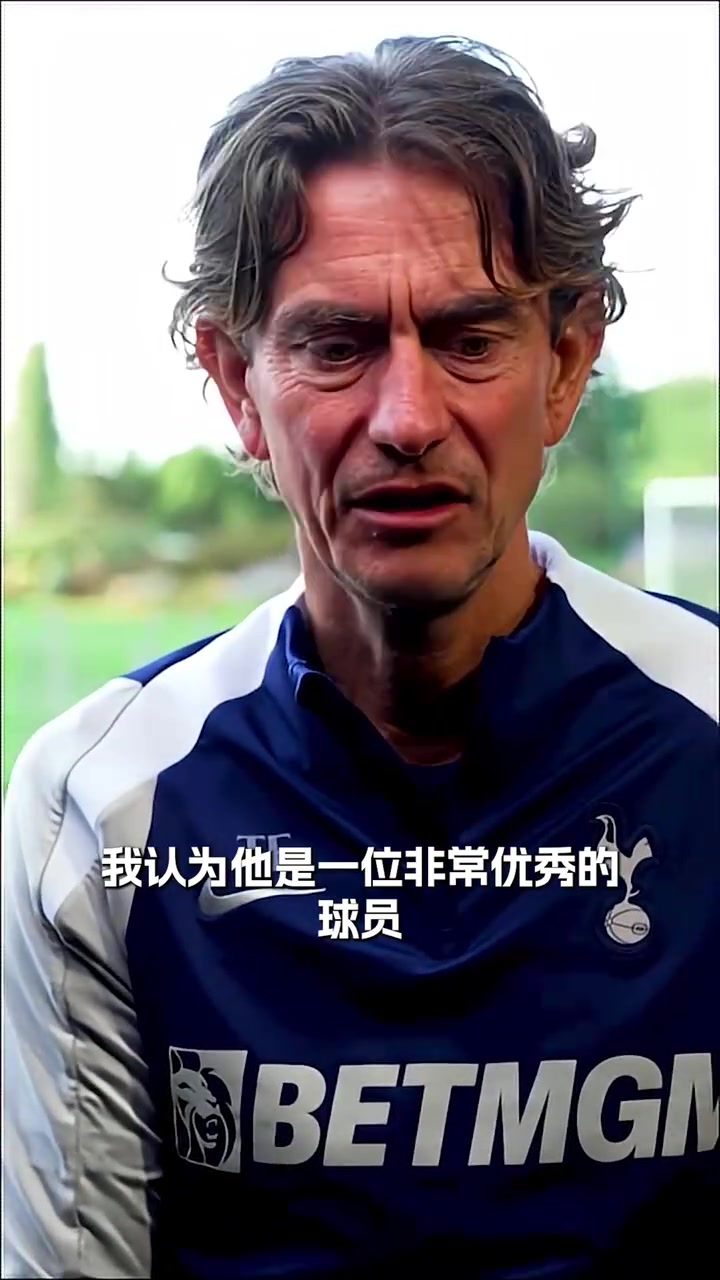 【体育头条】弗兰克谈西蒙斯加盟：他是一位不折不扣的天才！