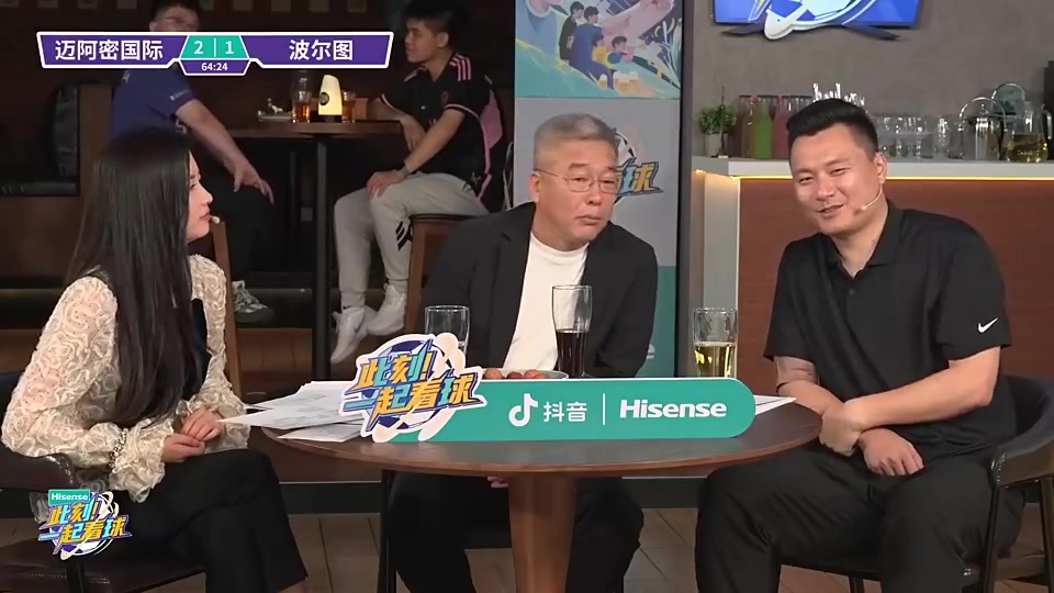 郜林聊保利尼奧：當(dāng)年梅西在世俱杯期間邀請(qǐng)他加盟巴薩