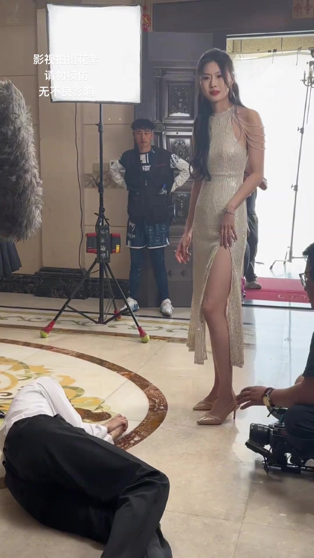 女演员怕短剧一边对男生施暴，一边心疼他...