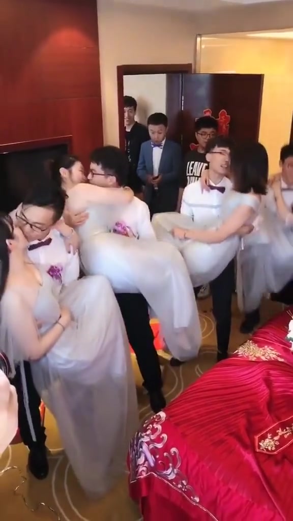 结婚开心的是伴郎