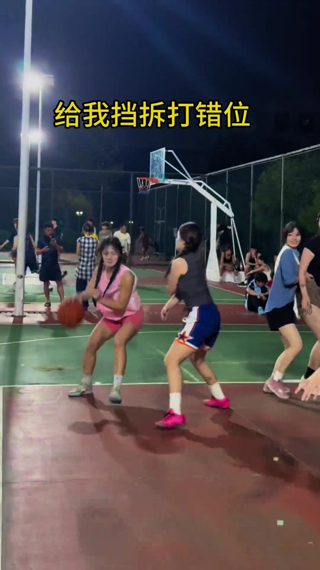 [推荐视频]这群女的可以啊，看得出来是真的会打