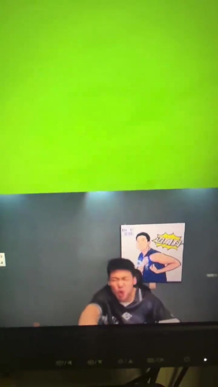 [你怎么看？]王楚淇直播破防怒骂B费：看人啊你，你老盯着球干啥，你要盯人啊
