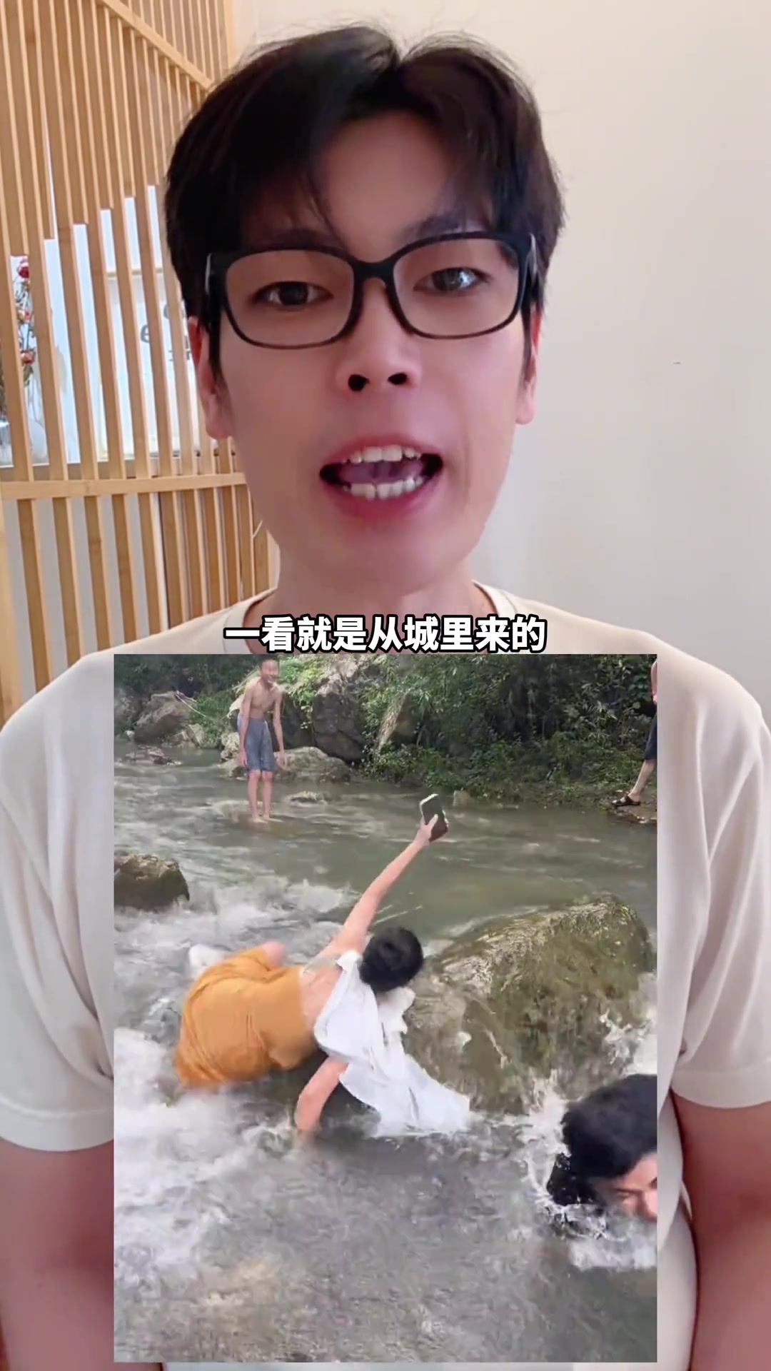 这怎么摆拍小姐姐拿自己的胸部和肋骨做赌注吗