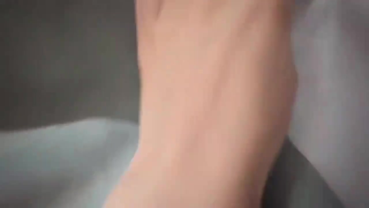 不自己去找一个在这里偷窥舍友甜甜的恋爱