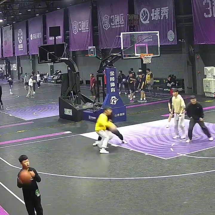 [球迷看点]这种曼巴脚步在野球场随便大杀四方吧