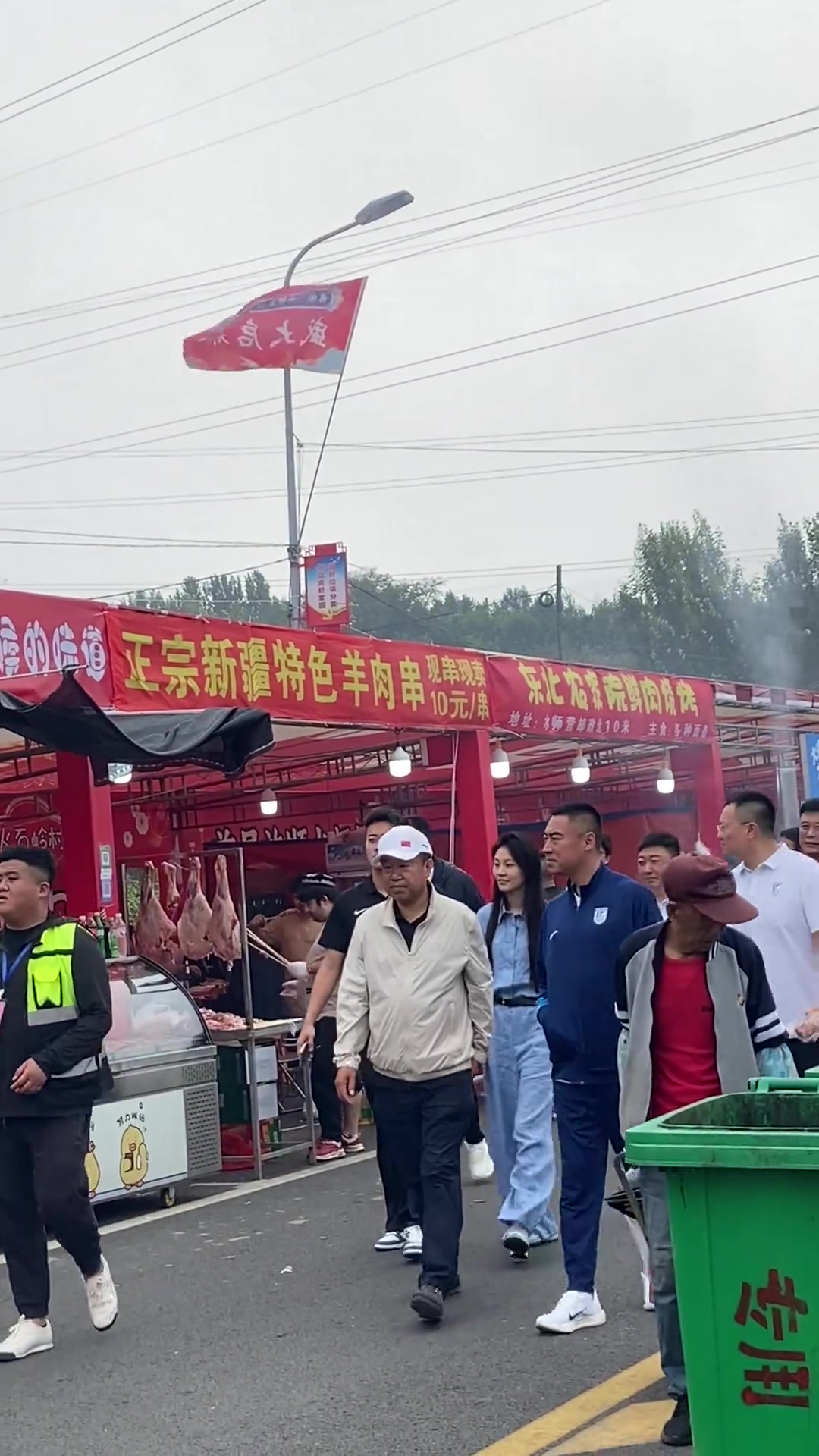 哪位领导！？大连英博老总跑去庙会为球队烧香祈福