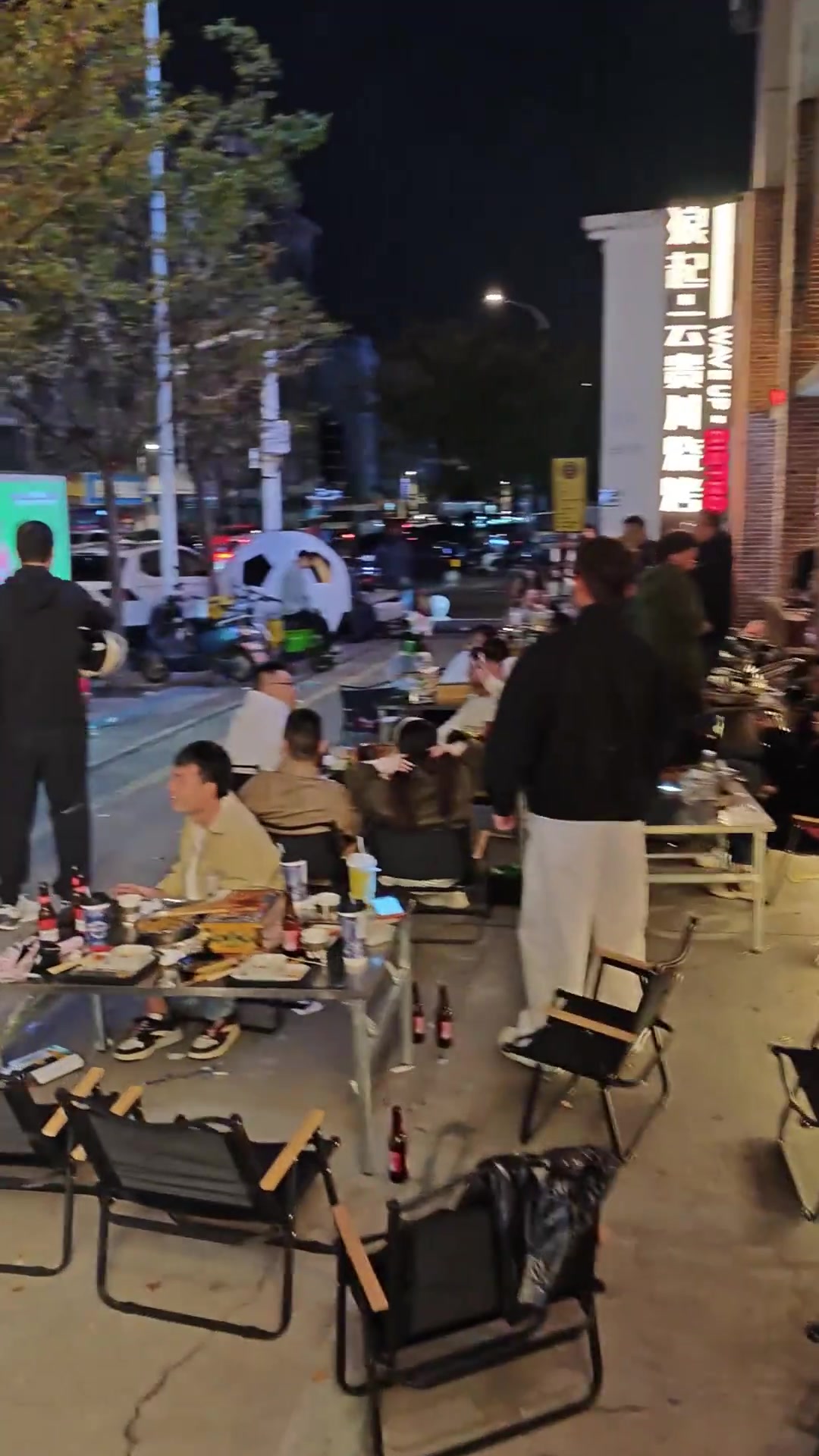 苏超的魅力有多大?来看网友实拍南通市街边实景