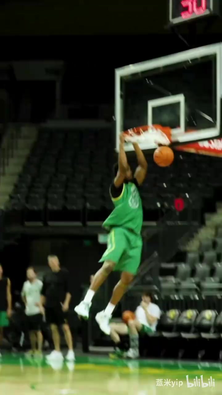 越来越默契！林葳训练视频：助攻队友打成空接！