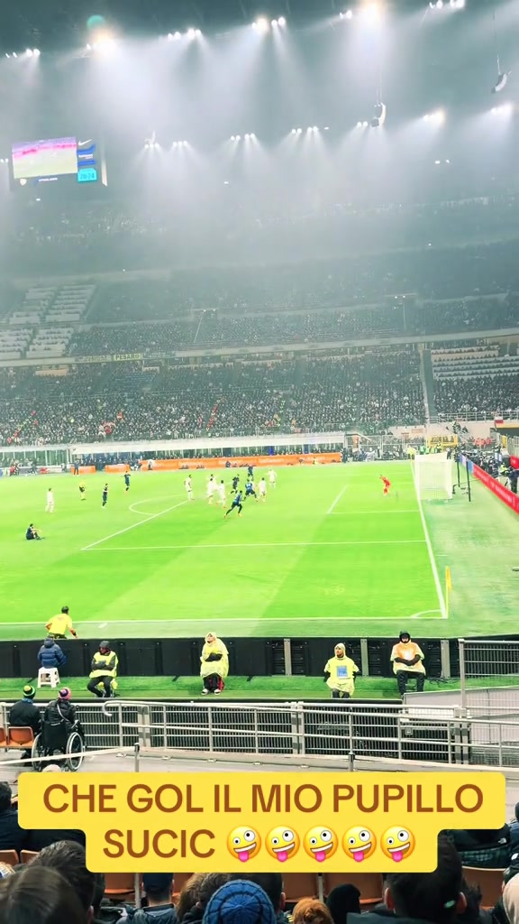 【体育视频】太冷静！实拍：苏西奇拉球过人收获蓝黑处子球，梅阿