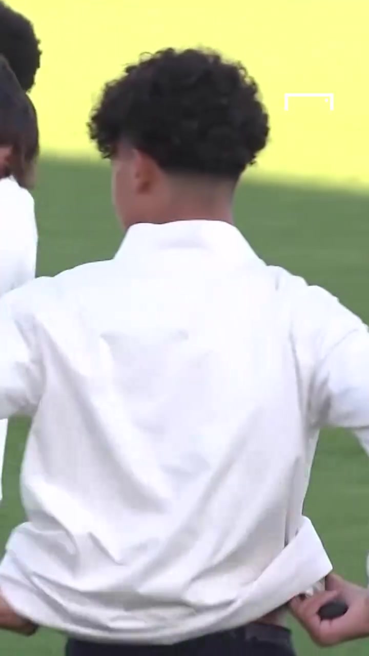 身体素质越来越强了！迷你罗正在享受与葡萄牙U16训练的生活！