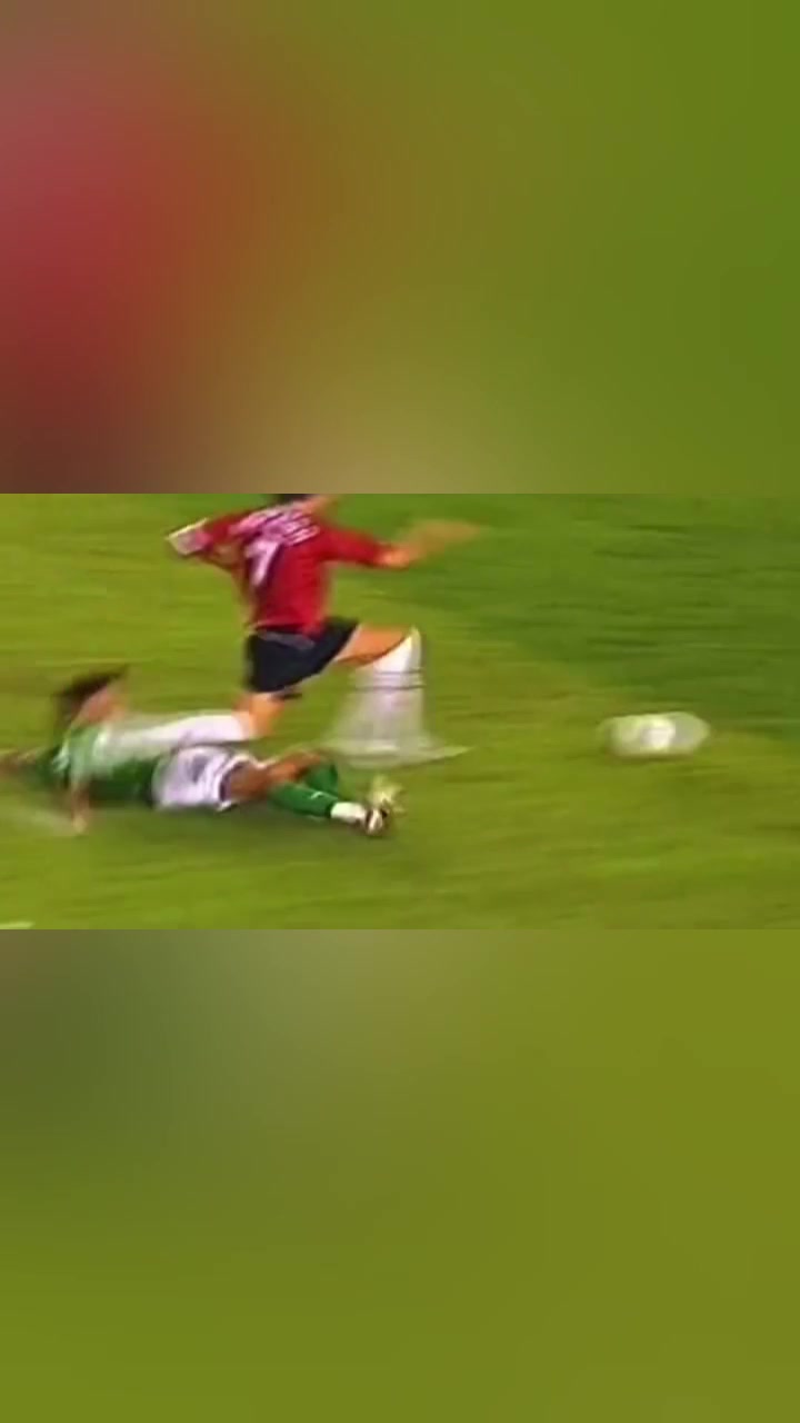 C罗速度有多快,北京国安队员被过的手足无措!