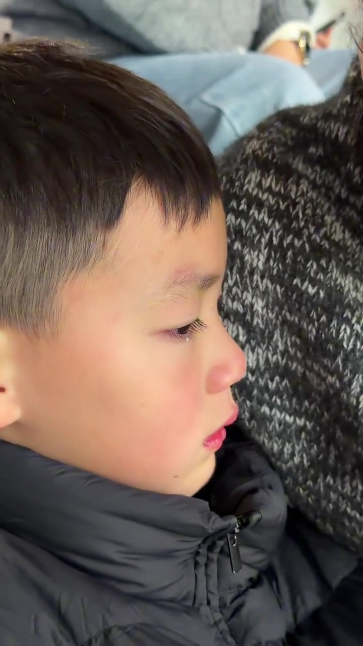 明年再战!蓉城输球退出争冠,小球迷看台落泪