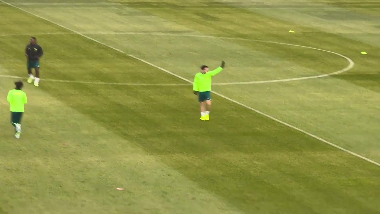 用进球送亚泰?实拍:亚泰旧将塞鸟赛前还曾接受长春球迷掌声致意