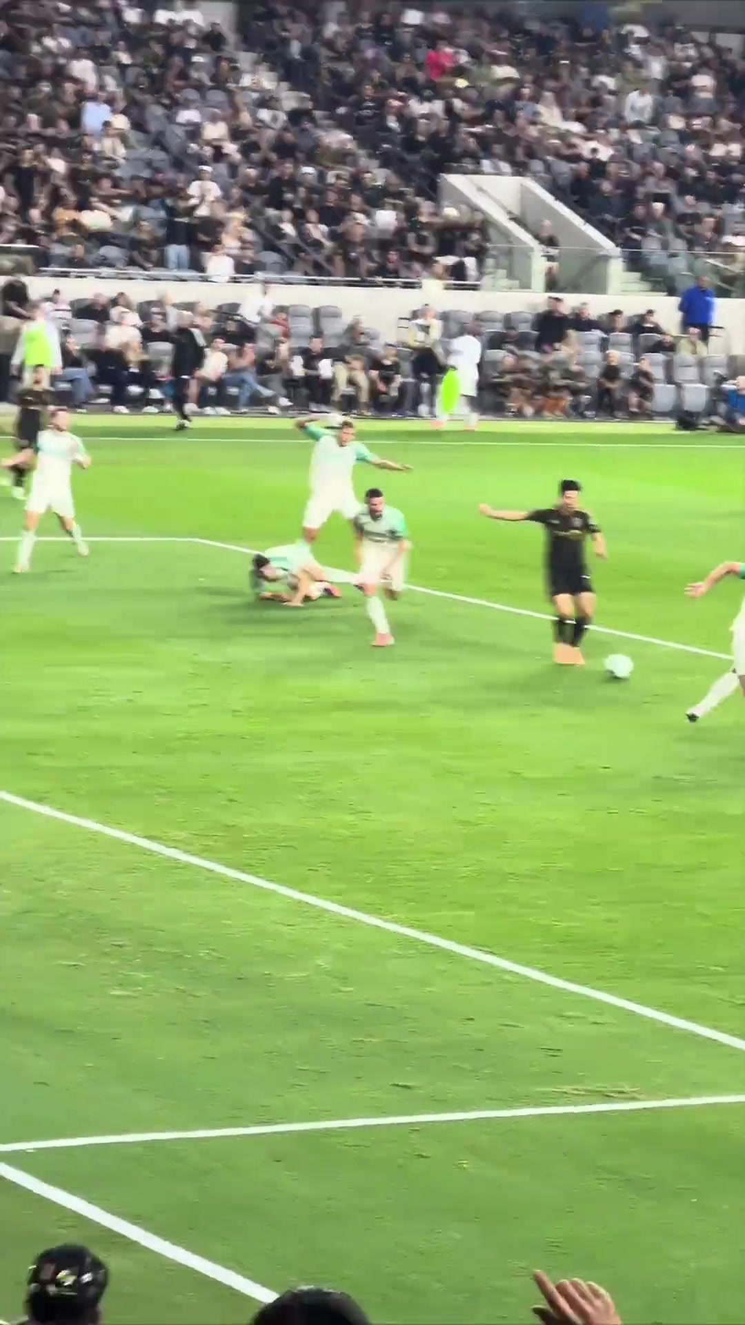 对手挑衅孙兴慜:你不行了,我可以单防你!随后被过个干净 对手挑衅孙兴慜:你不行了,我可以单防你!随后被过个干净