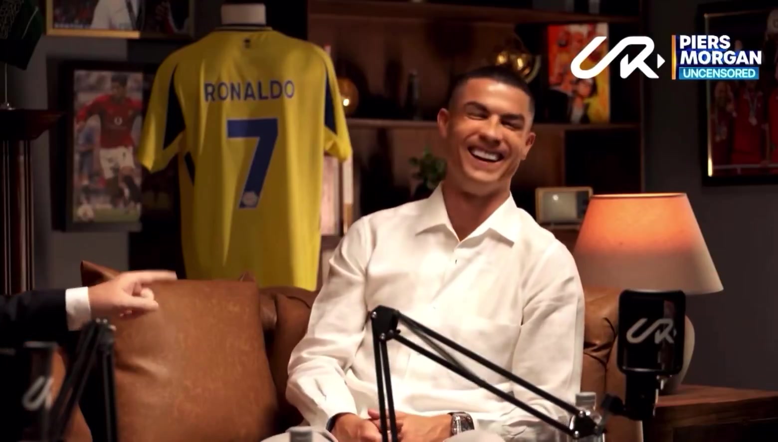 [体育视频]摩根：你现在生涯已经进了948个球了。C罗：全都有视频