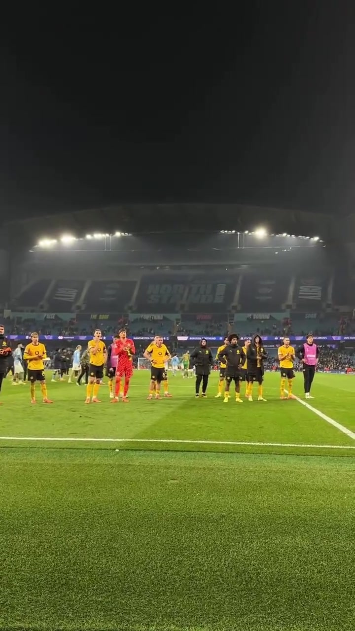 【视频/集锦】面对强敌一场大败！多特赛后的谢场环节！这赛季未来如何呢？