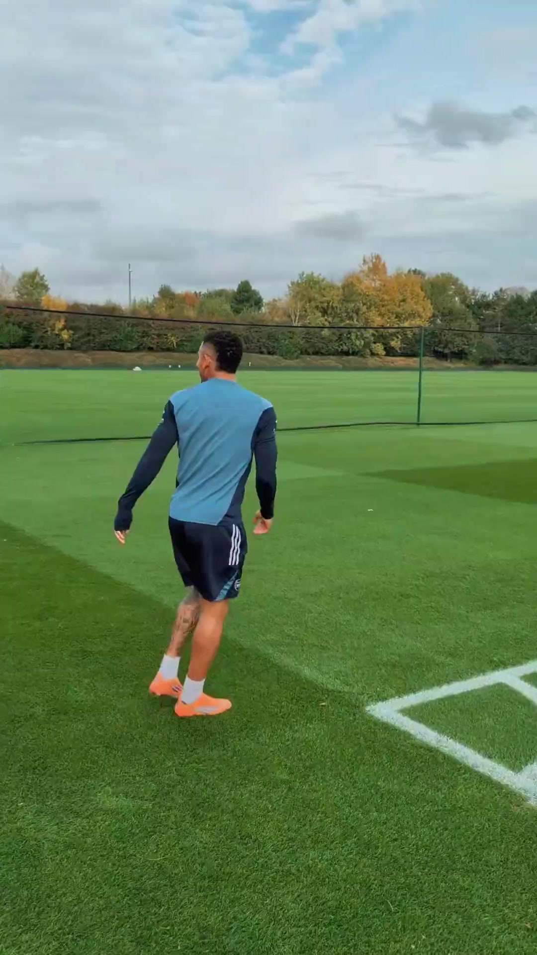 【集锦】那个男人回来了！热苏斯重返训练场