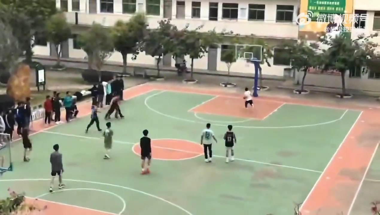 【视频/集锦】扣碎的篮板可以赔，但是一定要全校通报！