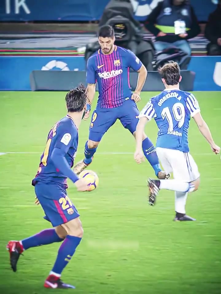 苏牙这脚兜射真的太帅了！看过这球的，应该都是老萨迷了吧！