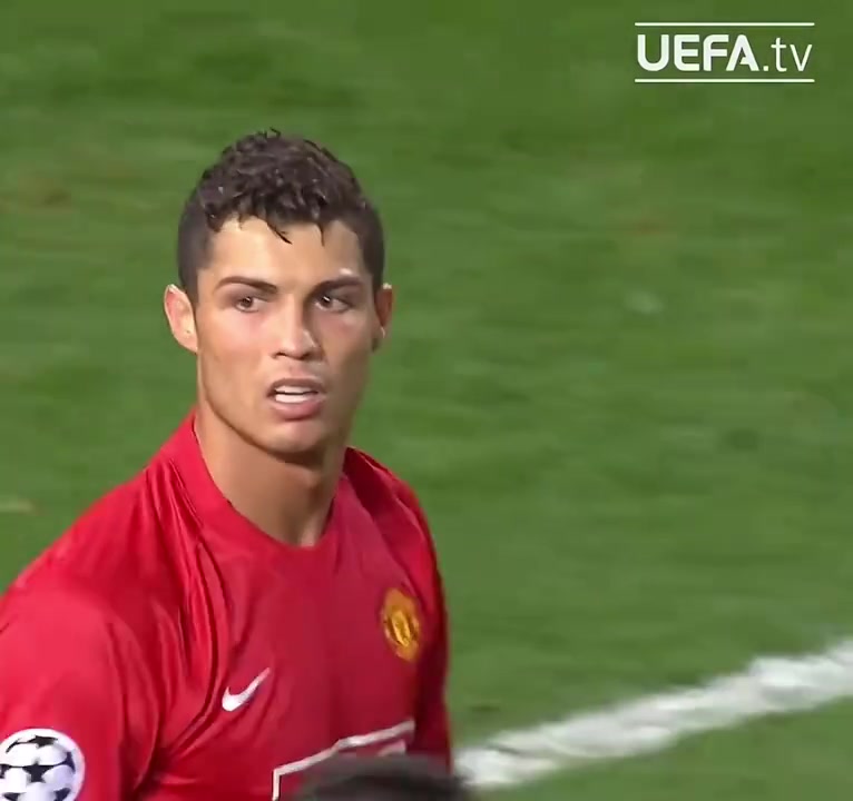 这都能进？若当年C罗这球没有越位，将又是一经典名场面！