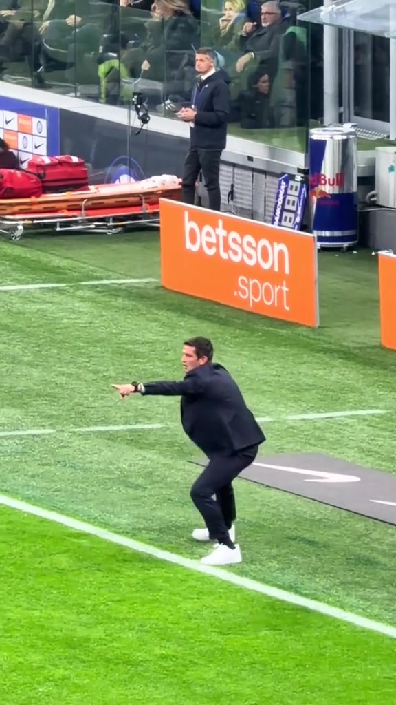 实拍齐沃场边指挥时的临场反应，网友：颇有名帅之风